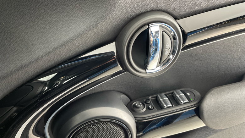 MINI Hatchback 1.5 Cooper Exclusive 5dr Auto Petrol Hatchback